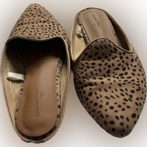 Universal Thread leopard print slide ons